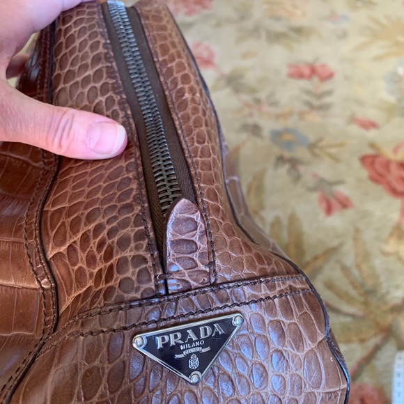 Incredible huge PRADA handbag.  Brown alligator - Picture 2 of 9